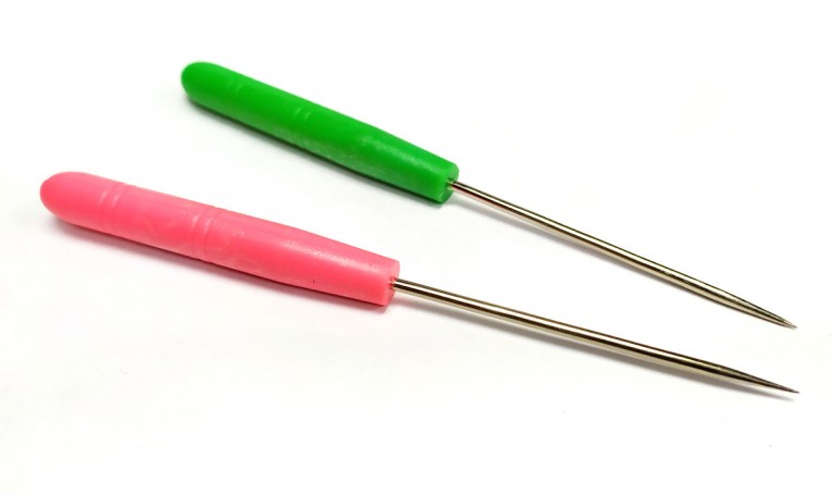 Шило із пластиковою ручкою