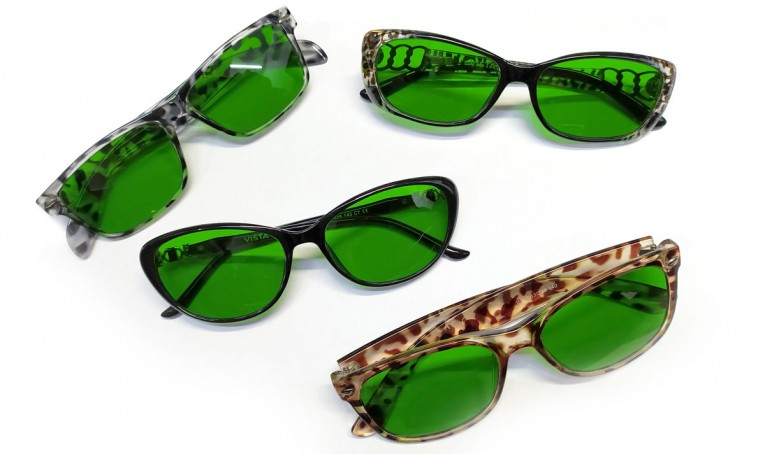 Окуляри із зеленою лінзою Ізюм